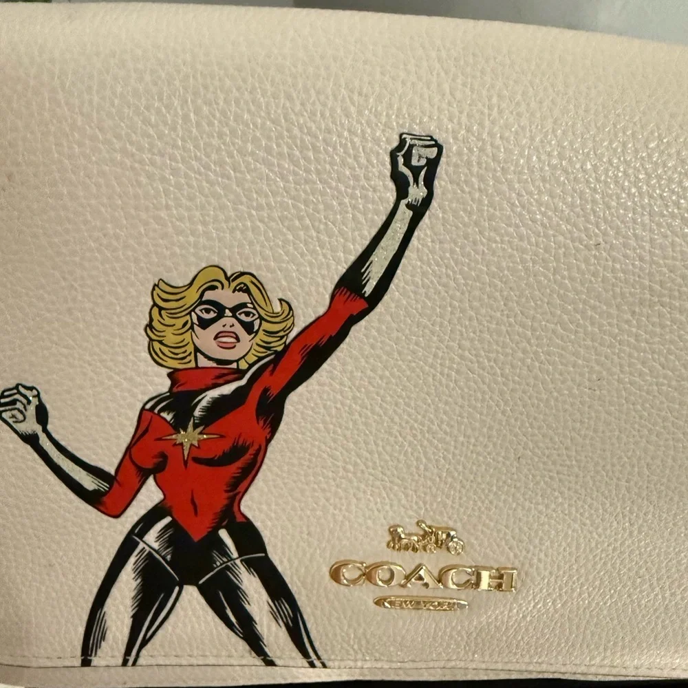 Coach | Marvel Jes Messenger With Carol Danvers